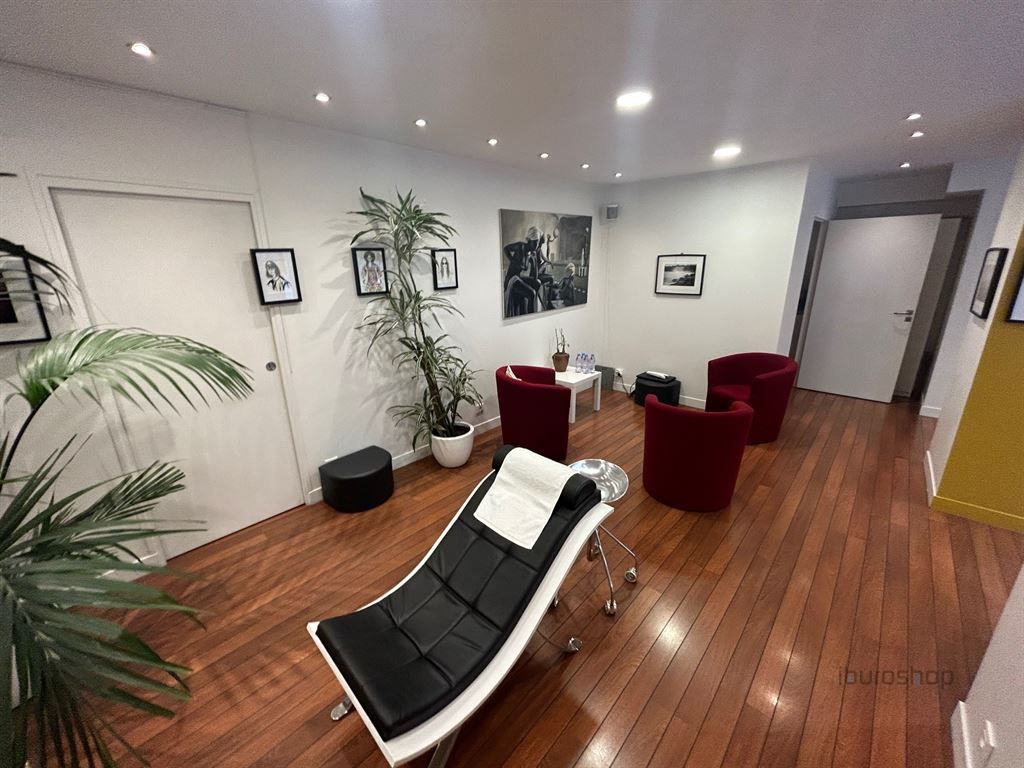 Cession de bail Commerce Paris 8 75008 160&nbsp;m²