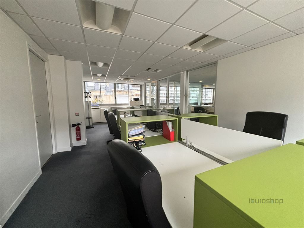 Location Bureaux Paris 16 75116 151 m²
