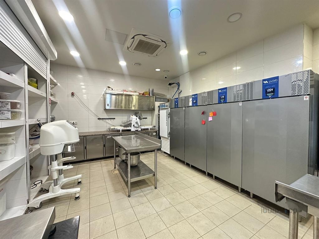 commerce en vente sur CHAVILLE (92370)