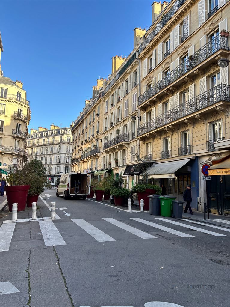 Location Commerce Paris 8 75008 85 m²