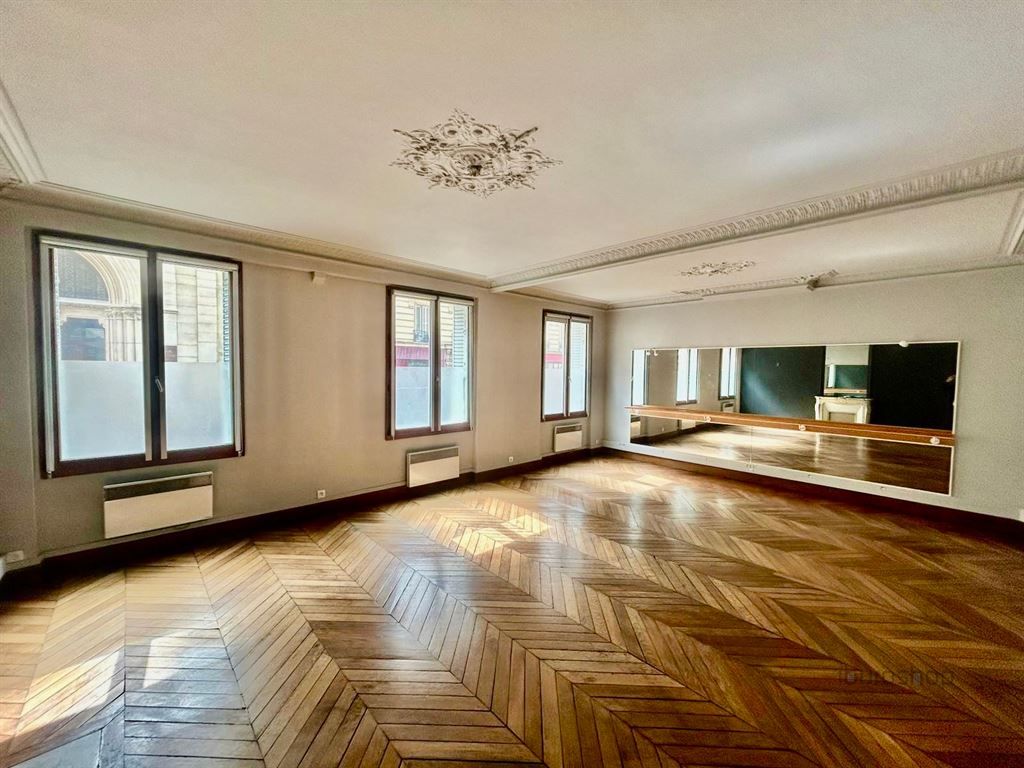 Location Bureaux Paris 8 75008 63 m²