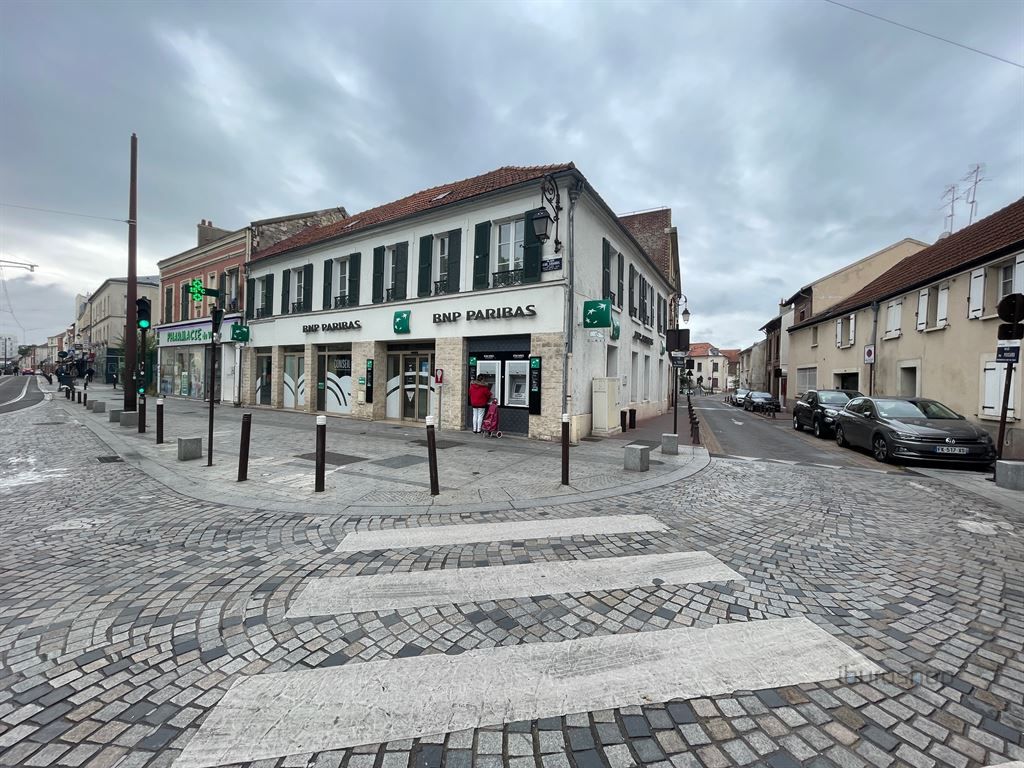 Location Commerce Gennevilliers 92230 320 m²
