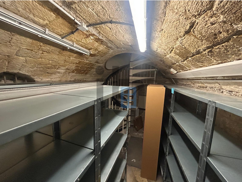 commerce en location sur PARIS (75006) - Voir les photos  Location Commerce Paris 6 75006 77 m²