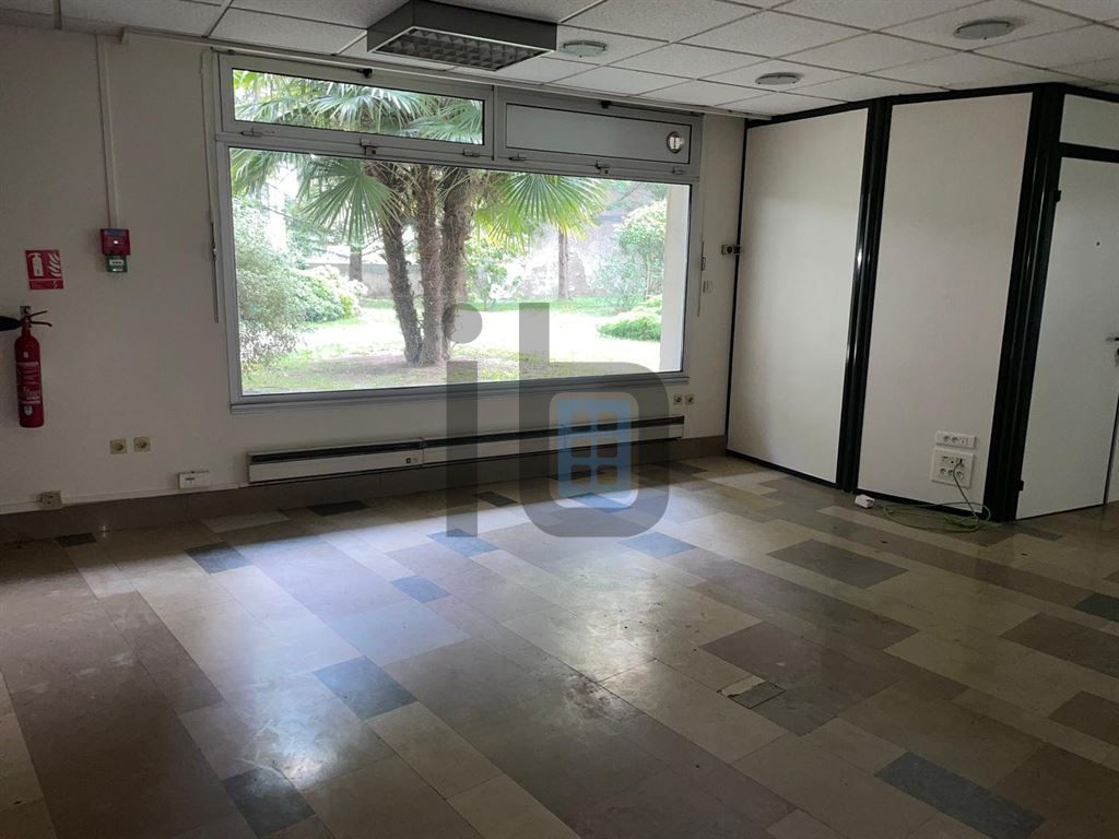 bureaux en location sur NEUILLY SUR SEINE (92200) - Voir les photos  Location Bureaux Neuilly-sur-Seine 92200 197 m²