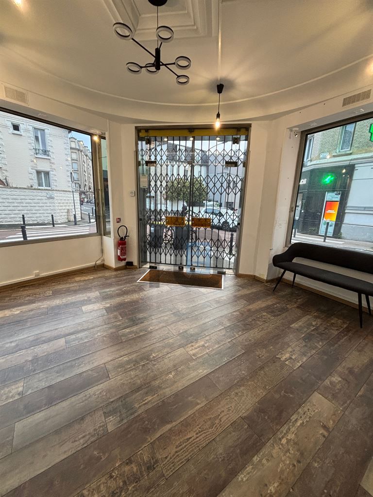 Location Commerce Montreuil 93100 80&nbsp;m²