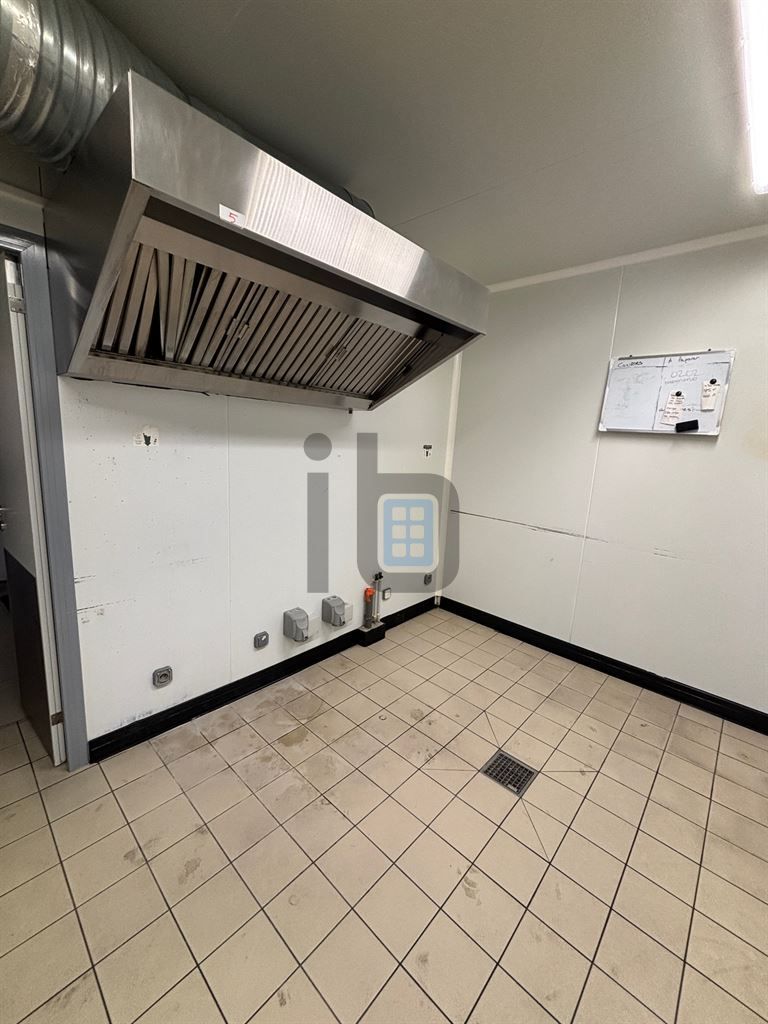 Location Commerce Montreuil 93100 80&nbsp;m²