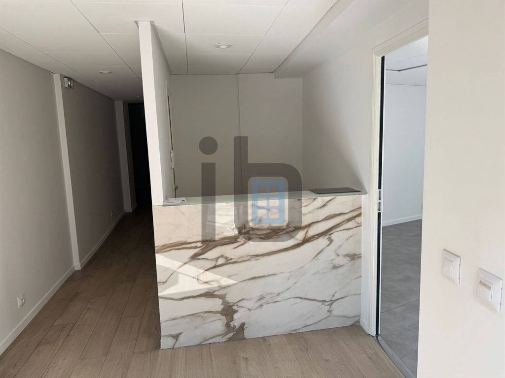 Location Commerce Montreuil 93100 95&nbsp;m²